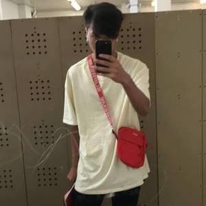 Meet your Posher, Hoang